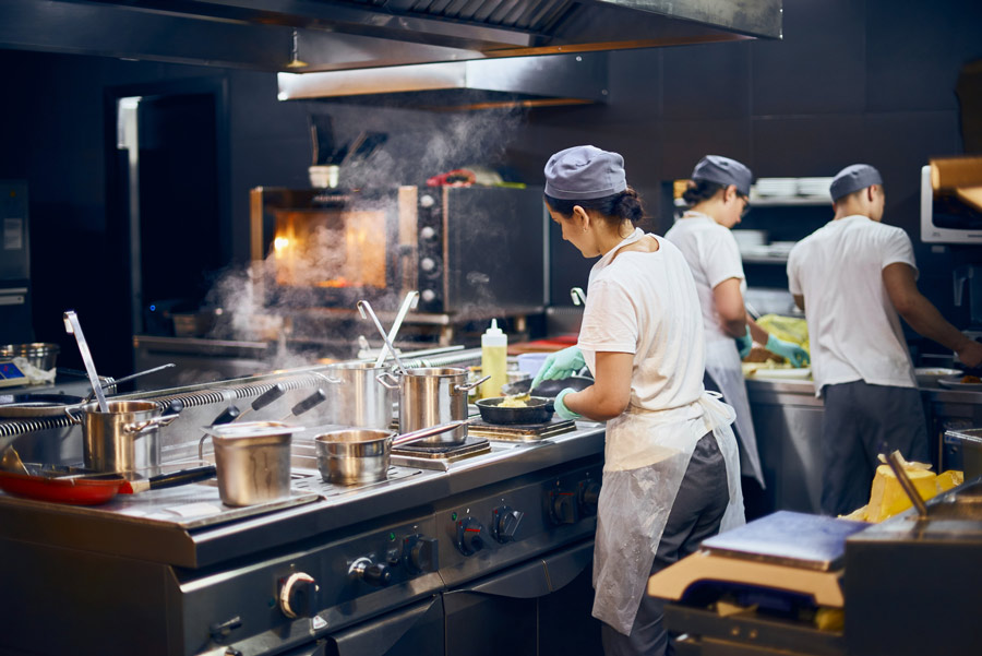 iStock-manque-personnel-en-cuisine