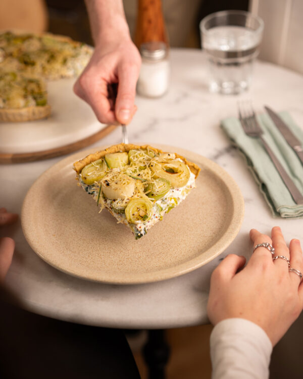 poireaux-en-rondelles-paysan-breton-2,5kg-oeuf-entier-cocotine-recette-tarte-rustique-poireaux-web